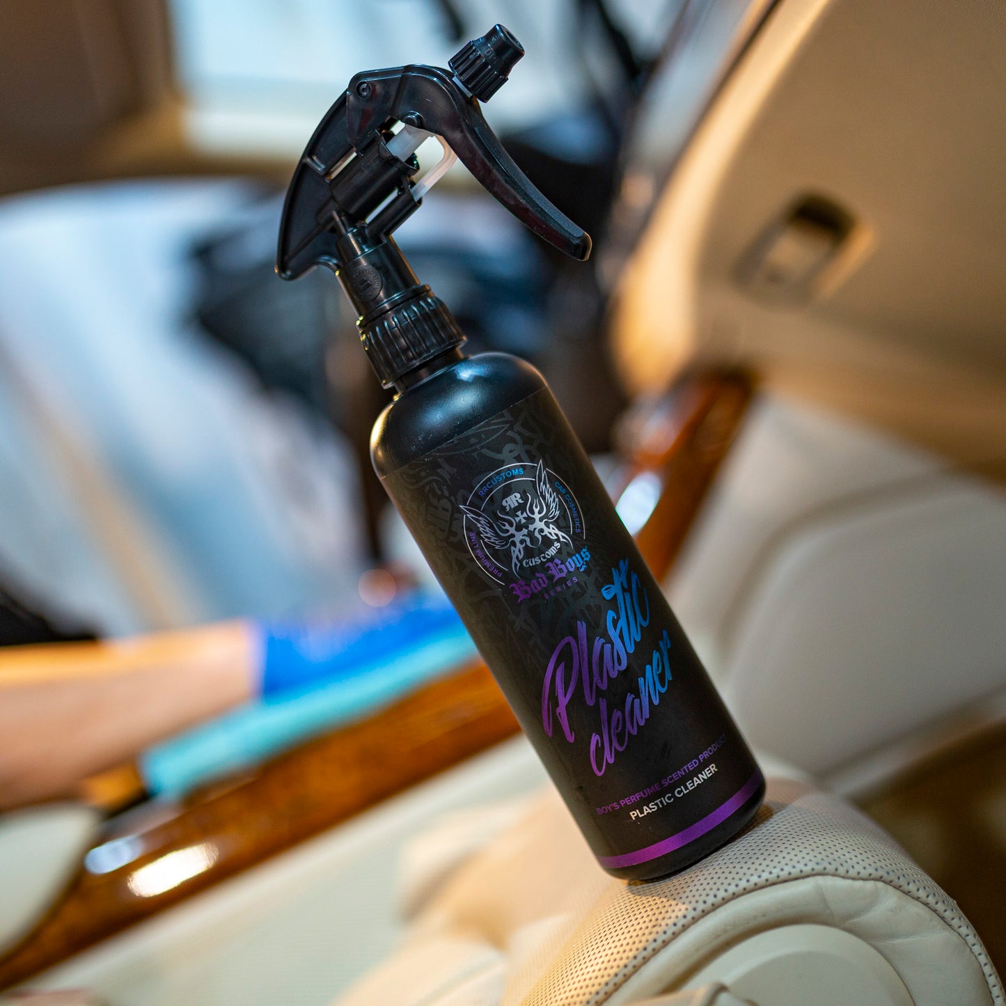 BadBoys Nettoyant plastiques parfum masculin 1L